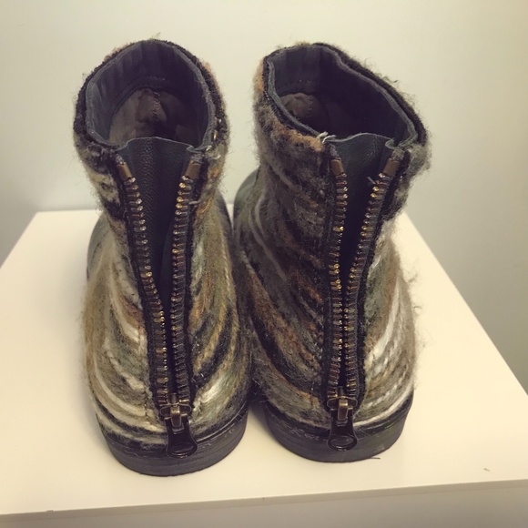 OBO Sending to ThredUp Wed. OTBT Tilton bootie Black leatherw/textile upper. EUC - Picture 8 of 16